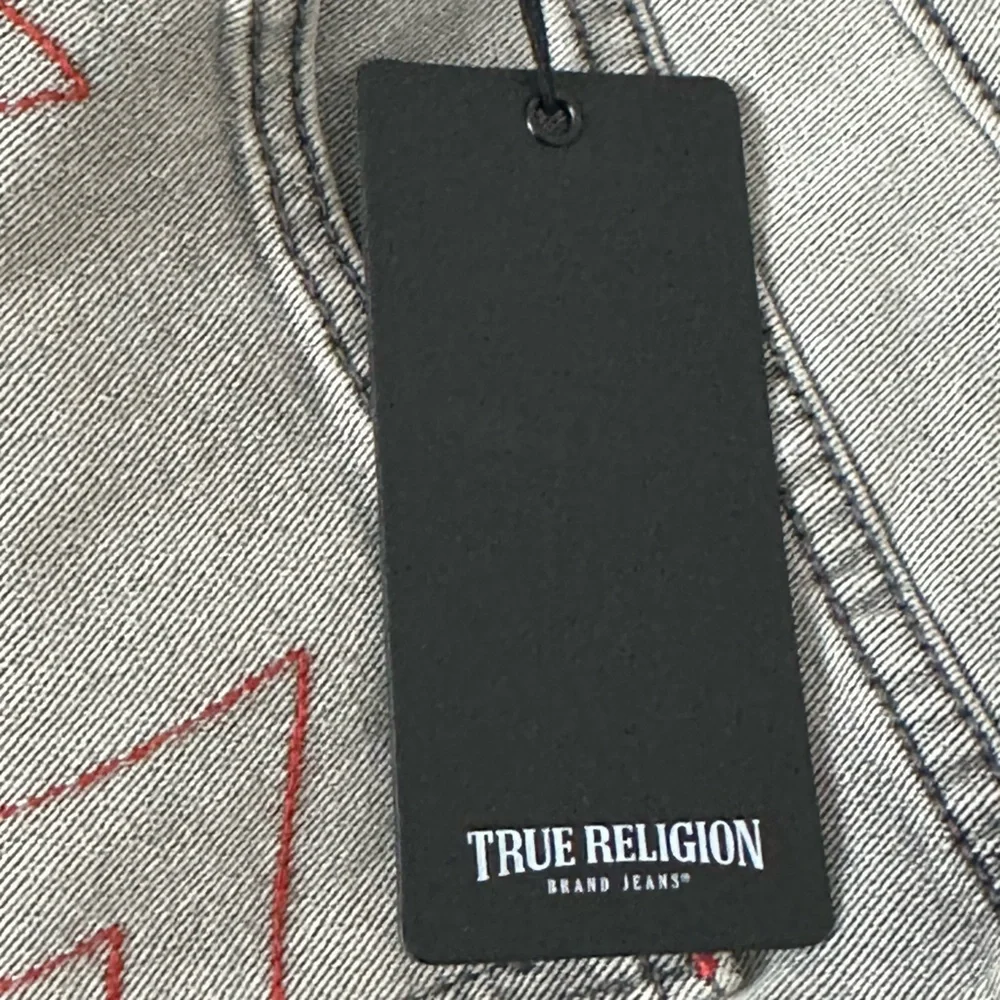 NEW True Religion The Ricky Relaxed Straight Jean Grey Silvery‎ Wash Size 32